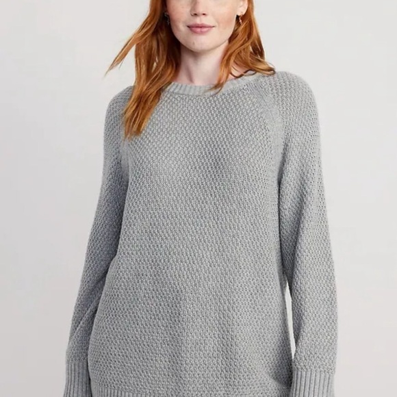 Old Navy Sweaters - Old Navy gray size small Textured Crew-Neck Sweater for Women